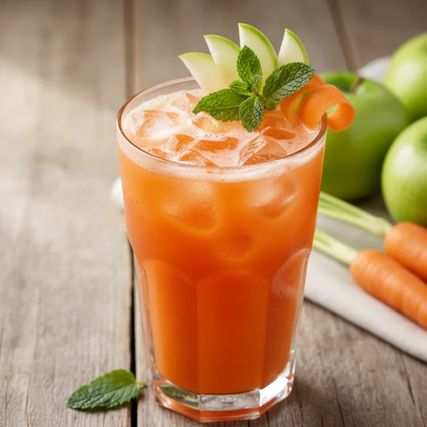 apple and carrot juice - delicious homemade recipe photo